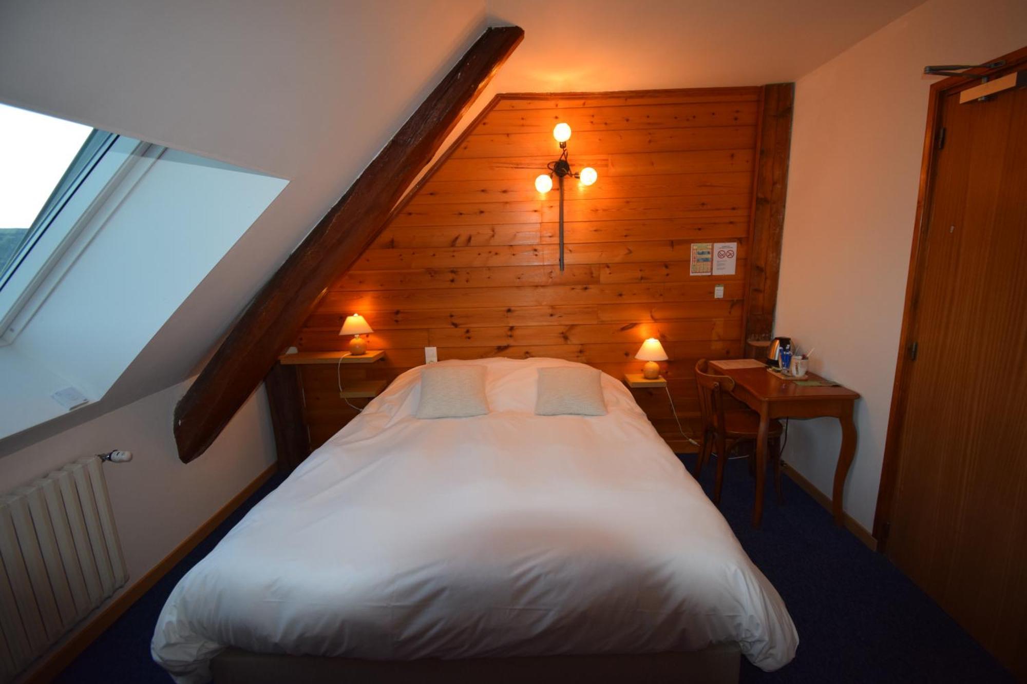 Hotel Les Chenets Saint-Julien-en-Champsaur ภายนอก รูปภาพ