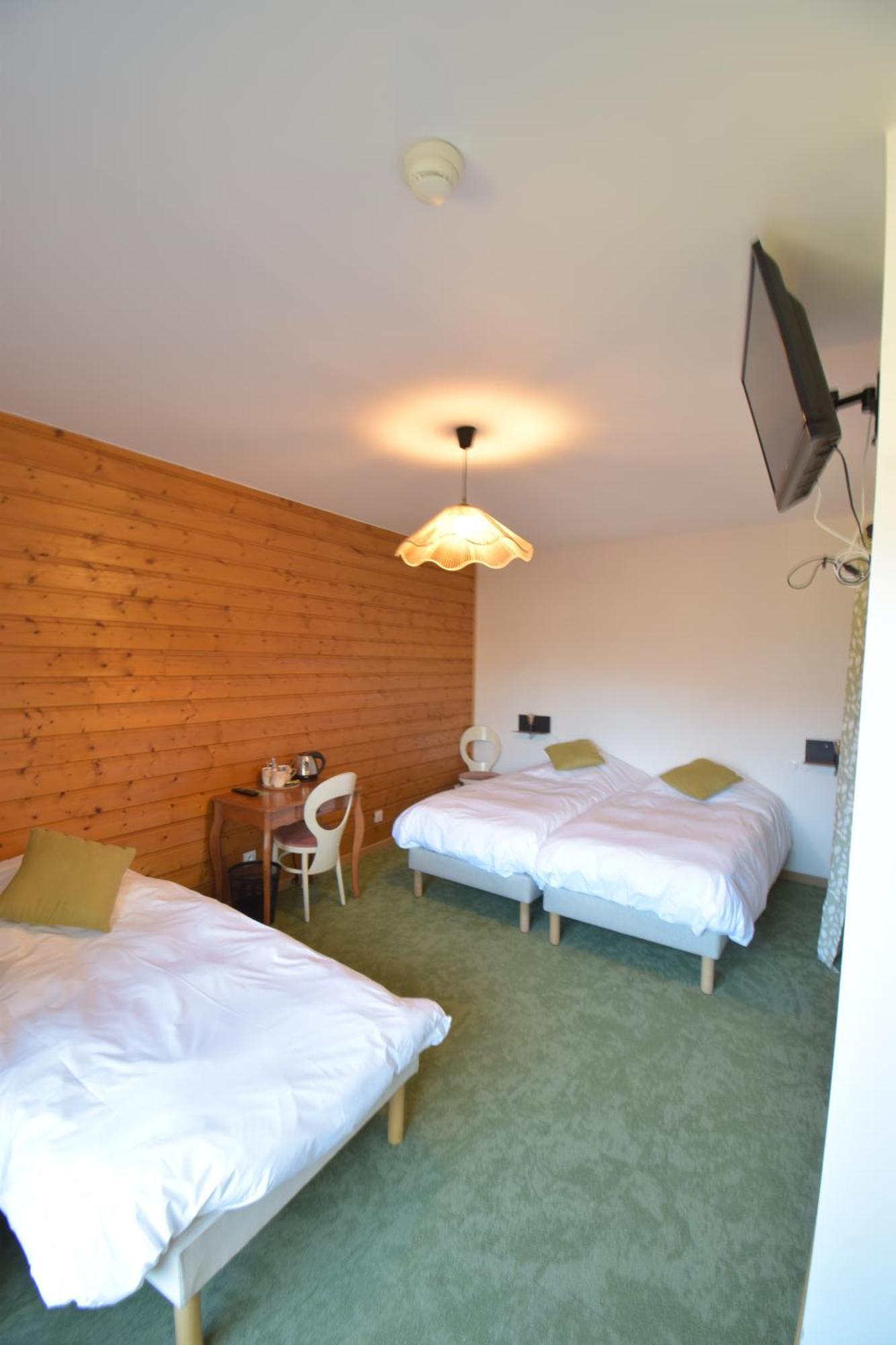Hotel Les Chenets Saint-Julien-en-Champsaur ภายนอก รูปภาพ