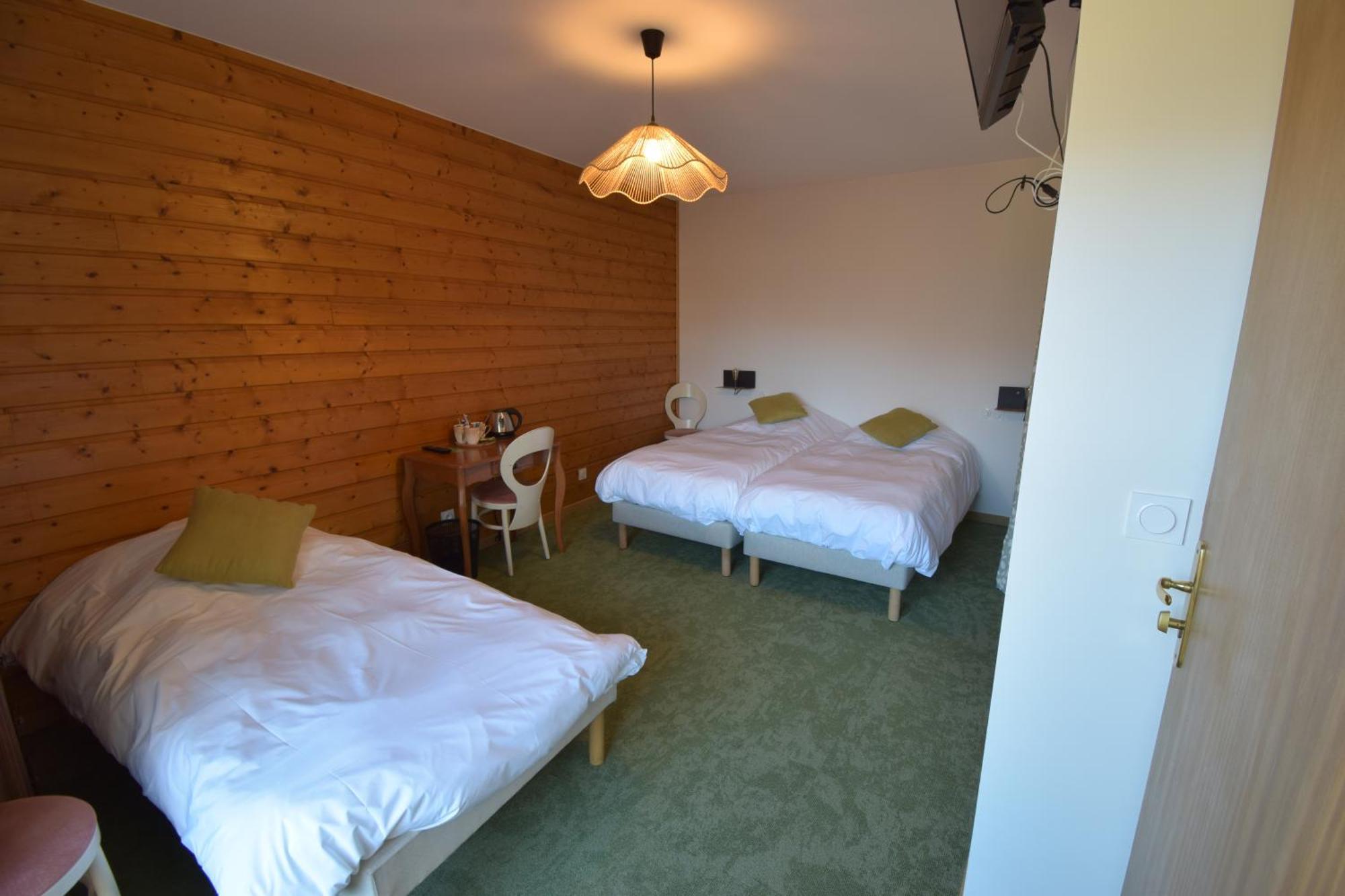 Hotel Les Chenets Saint-Julien-en-Champsaur ภายนอก รูปภาพ