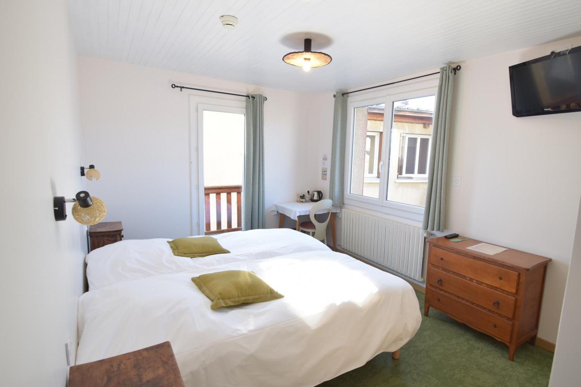 Hotel Les Chenets Saint-Julien-en-Champsaur ภายนอก รูปภาพ