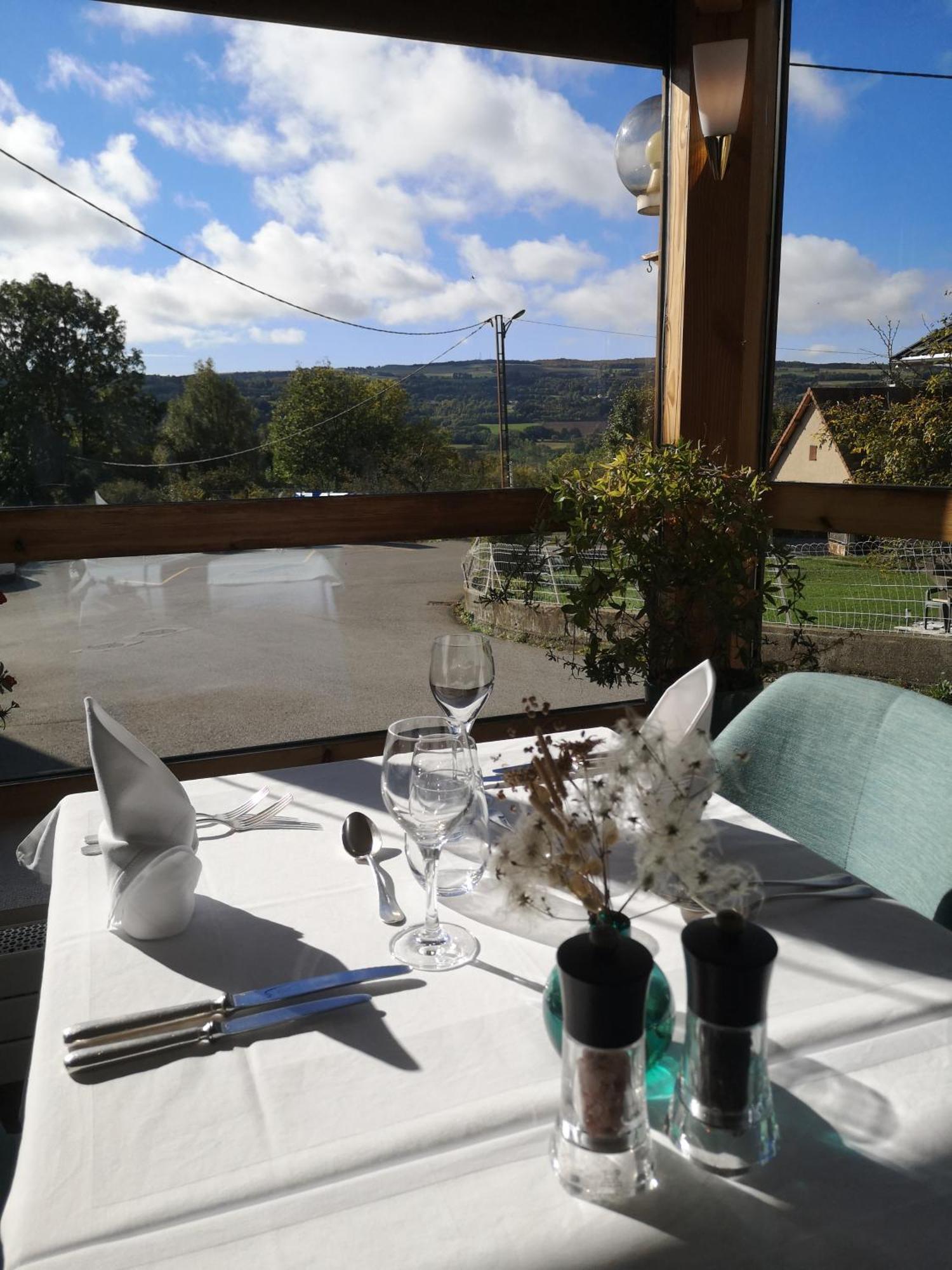 Hotel Les Chenets Saint-Julien-en-Champsaur ภายนอก รูปภาพ