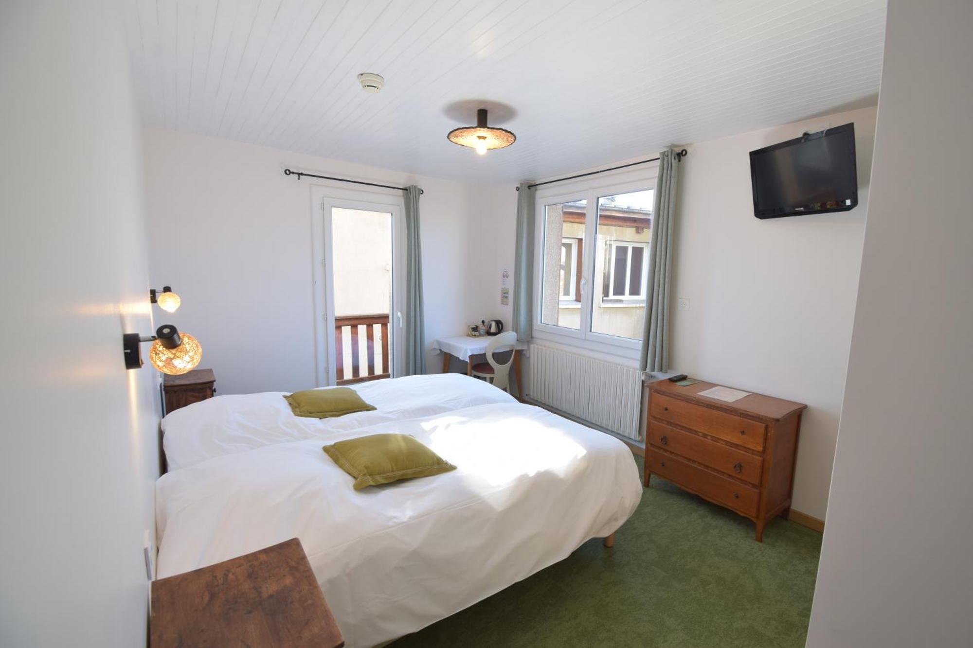 Hotel Les Chenets Saint-Julien-en-Champsaur ภายนอก รูปภาพ