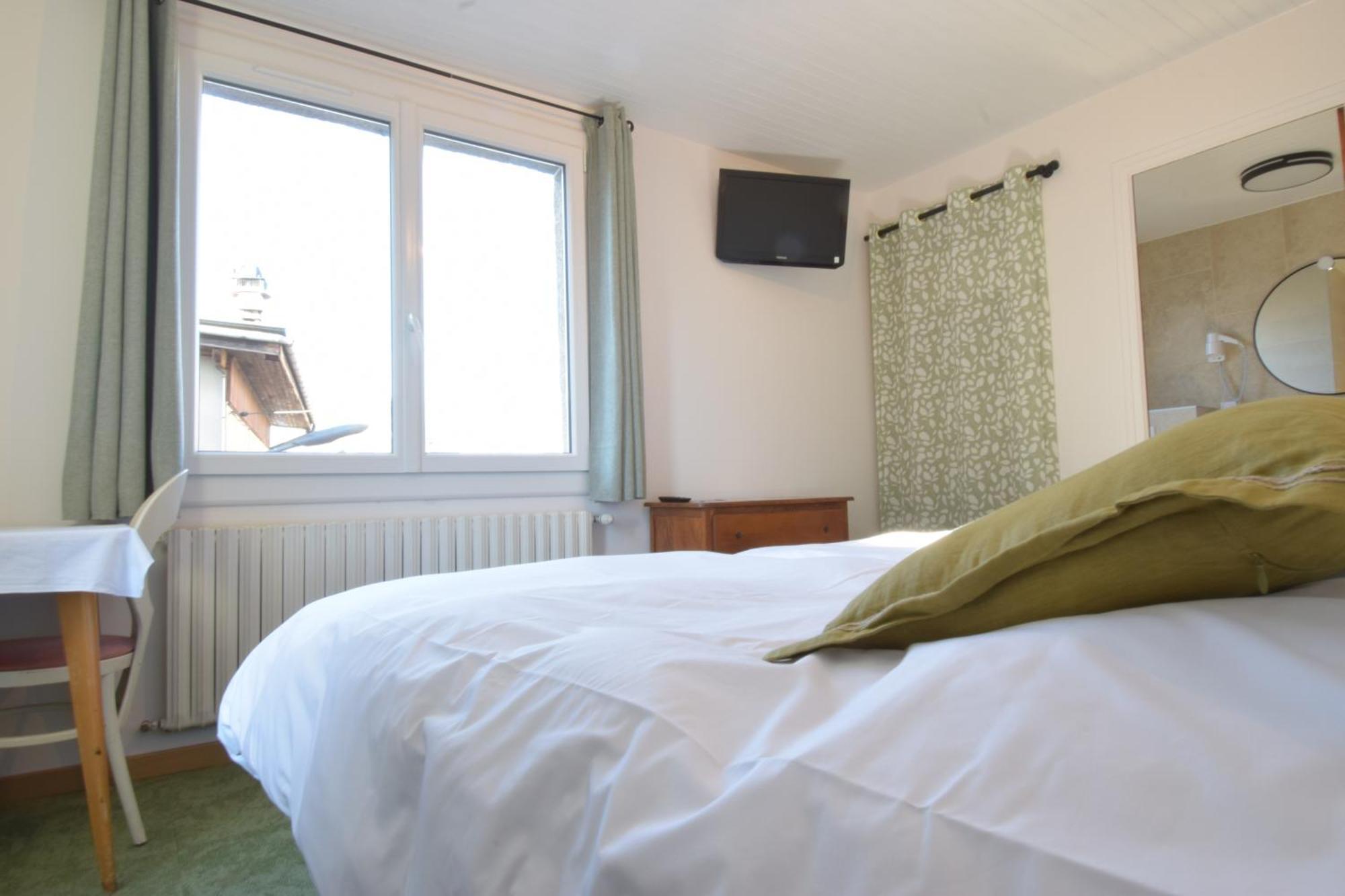 Hotel Les Chenets Saint-Julien-en-Champsaur ภายนอก รูปภาพ