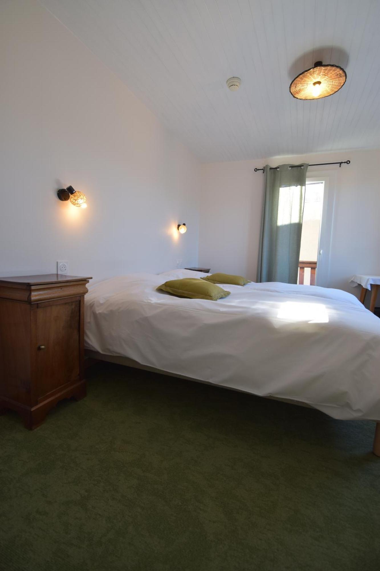 Hotel Les Chenets Saint-Julien-en-Champsaur ภายนอก รูปภาพ