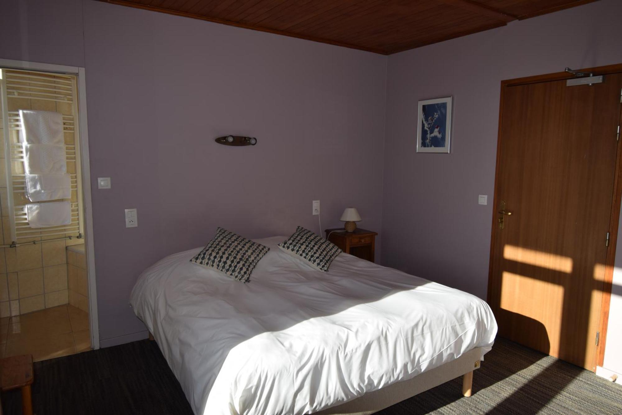 Hotel Les Chenets Saint-Julien-en-Champsaur ภายนอก รูปภาพ