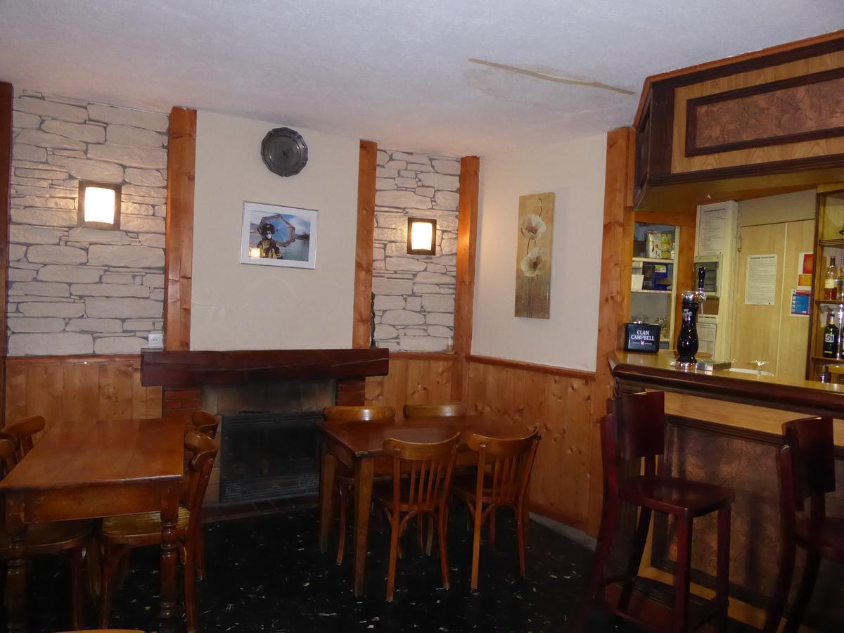 Hotel Les Chenets Saint-Julien-en-Champsaur ภายนอก รูปภาพ