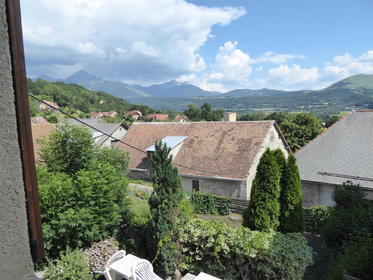 Hotel Les Chenets Saint-Julien-en-Champsaur ภายนอก รูปภาพ